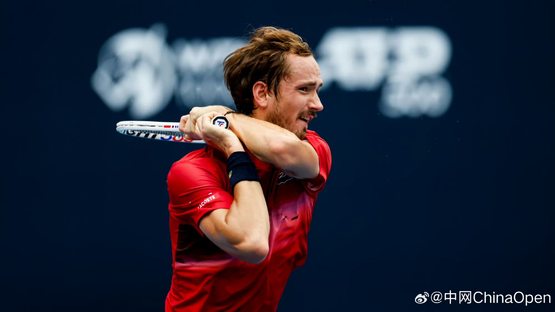 欧洲网球队逆转法国网球队，梅德韦杰夫统治全场