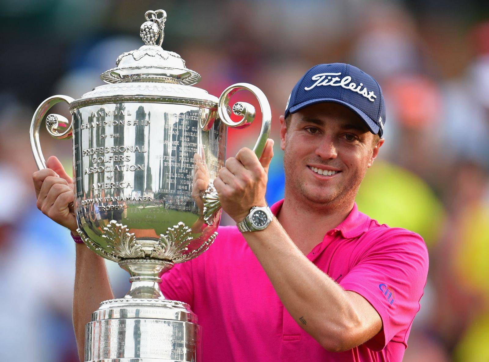 高尔夫再创历史，冠军实至名归