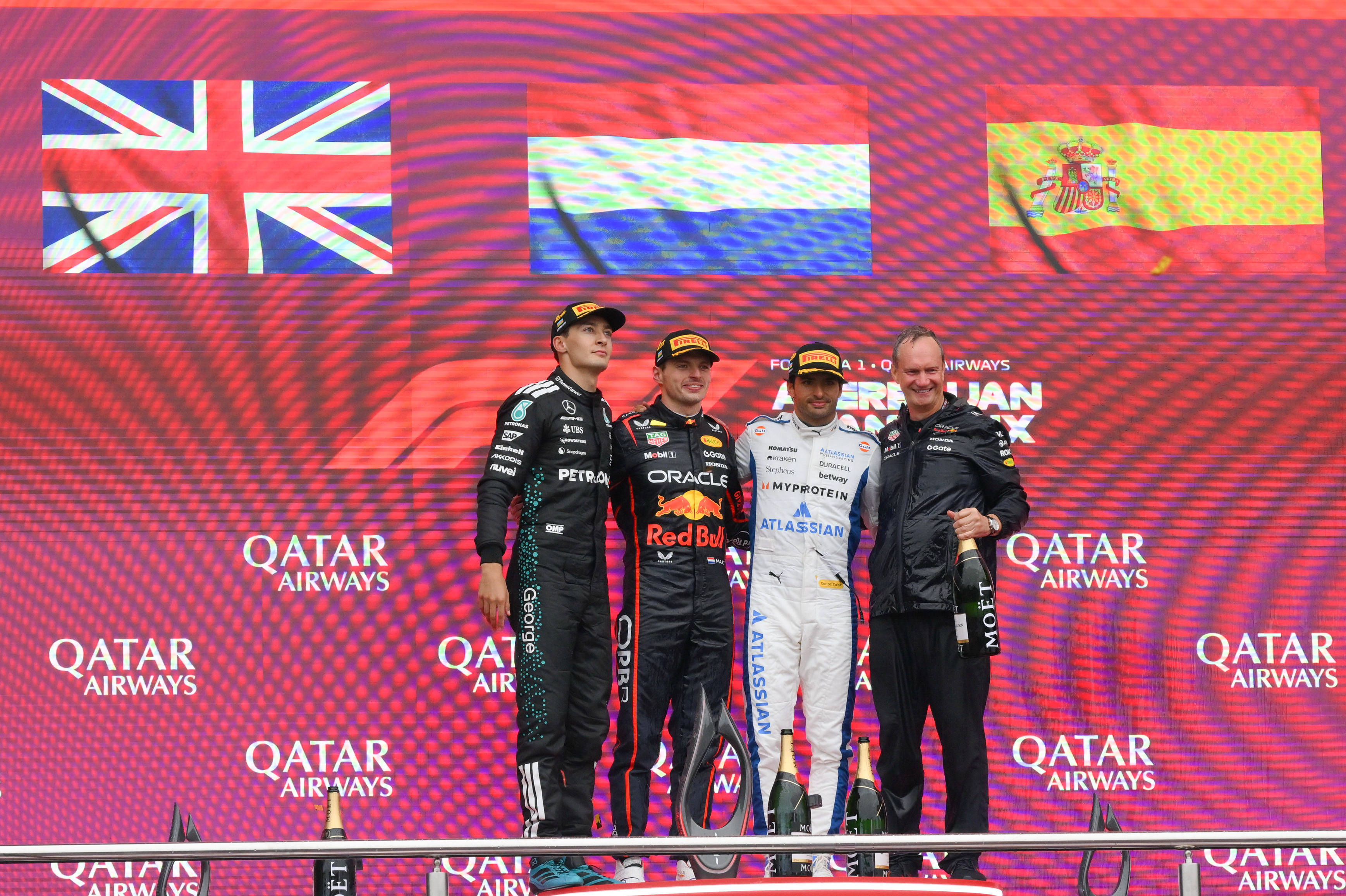 索伯车队鏖战梅赛德斯，塞恩斯惊艳四座