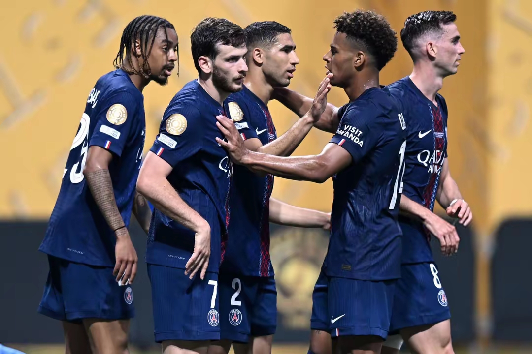 巴黎逆转巴萨，卡塞米罗状态火热