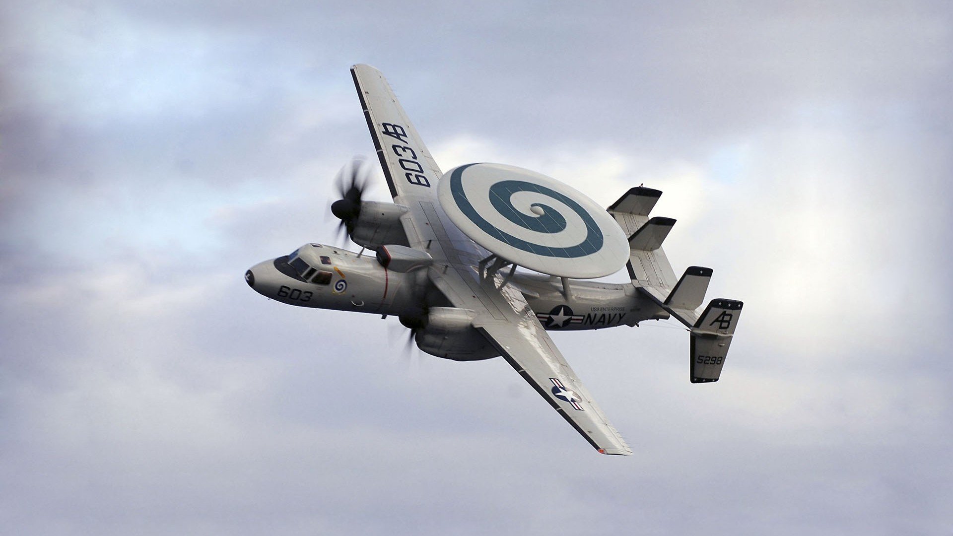 终场哨声与归乡泪,平行时空里苏亚雷斯导演的曼城逆转奇迹